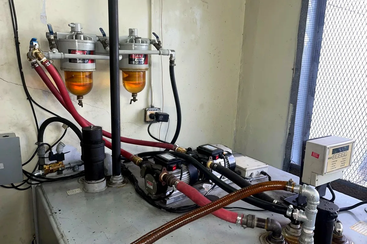 Sistema de filtrado y bombeo de diésel contaminado